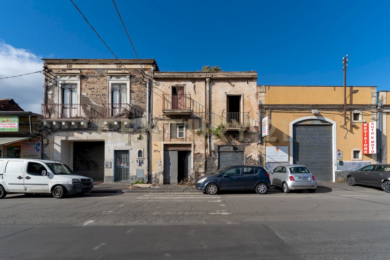 Rudere Zia Lisa (2).jpg - Villa Via Zia Lisa 252, Catania - foto 2