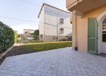 giardino - Monolocale Via Giuseppe Ungaretti 299, Lucca - foto 3