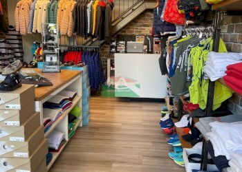 PHOTO-2025-09-12-10-30-37 13.jpg - Locale Commerciale Via Marinara, Ravenna - foto 1