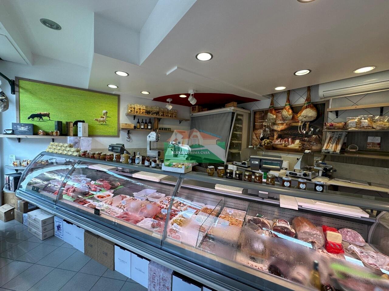 PHOTO-2025-06-06-13-28-17.jpg - Locale Commerciale viale francesco petrarca, Ravenna - foto 1