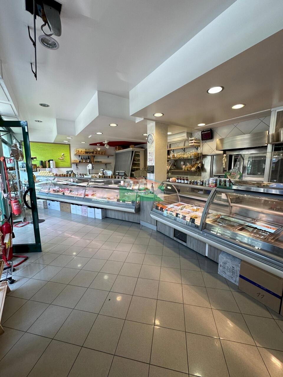 PHOTO-2025-06-06-13-28-20.jpg - Locale Commerciale viale francesco petrarca, Ravenna - foto 2