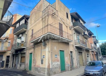 IMG_8890.jpg - Casa indipendente Piazza Giuseppe di Vittorio, Adrano - foto 2