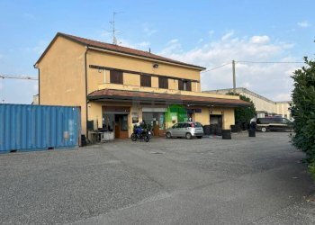 Capannone via Treviglio, Fara Gera d'Adda - foto 1
