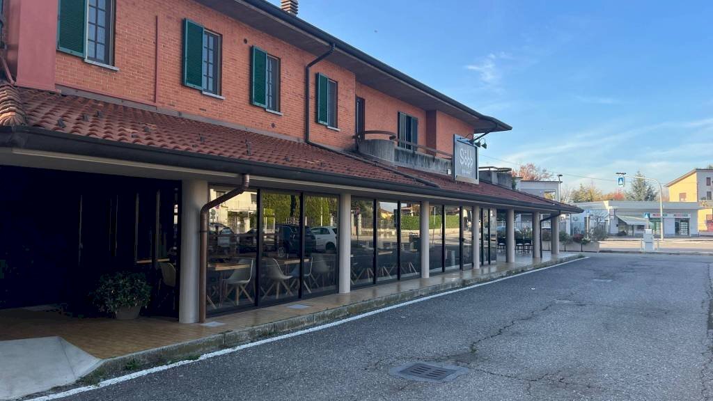 Negozio viale Rimembranze, Casirate d'Adda - foto 2