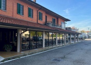 Negozio viale Rimembranze, Casirate d'Adda - foto 1