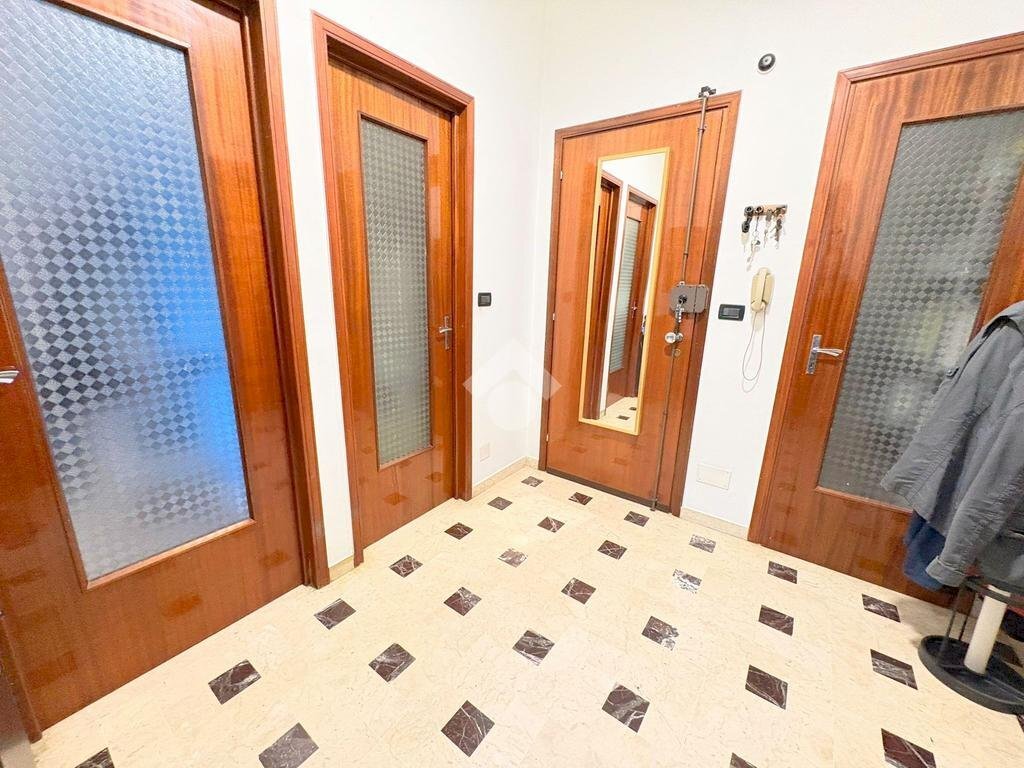 Two-room apartment Via Torino, San Francesco al Campo - photo 2