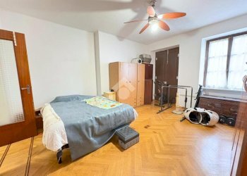 Two-room apartment Via Torino, San Francesco al Campo - photo 17