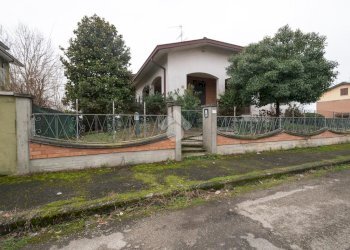 Villa Via Fabio Filzi, Novi di Modena - foto 1