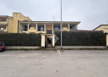 Bilocale Via Papa Giovanni Paolo II, Cerano - foto 1