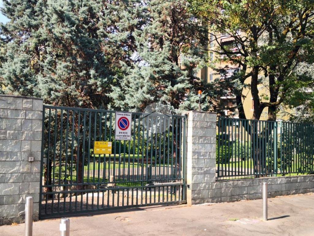 Box Via Bartolomeo D'Alviano, Milano (zona Bande Nere) - foto 2
