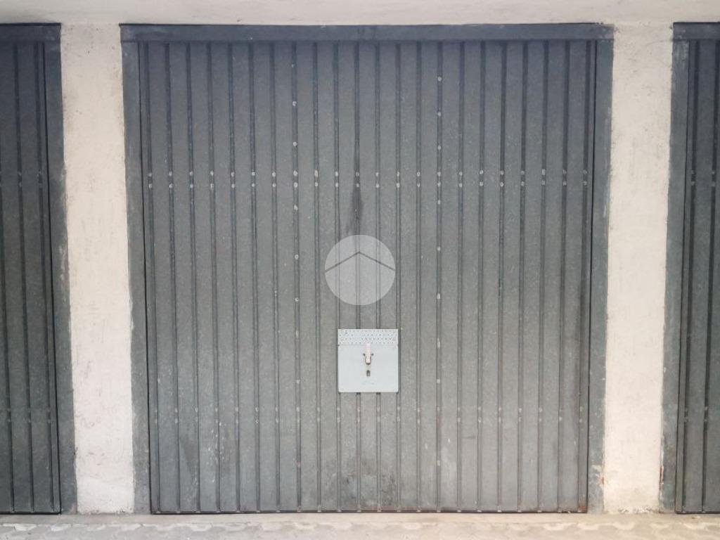 Box Via Bartolomeo D'Alviano, Milano (zona Bande Nere) - foto 3