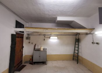 Magazzino Ge Sestri Via Merano 49, Genova (zona Sestri Ponente) - foto 3