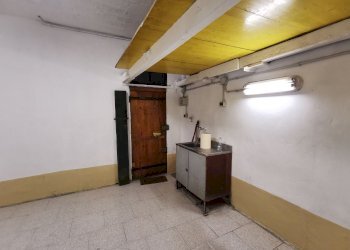 Magazzino Ge Sestri Via Merano 49, Genova (zona Sestri Ponente) - foto 5