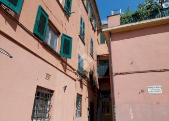 Quadrilocale Via Ponterotto, Genova (zona Marassi) - foto 1