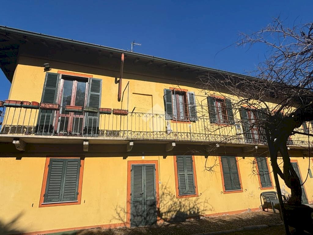 Four-room apartment Via don minzoni, Castelletto Sopra Ticino - photo 1