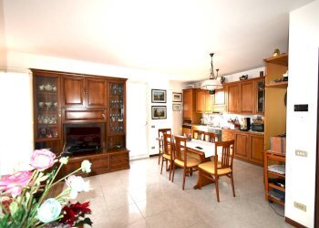 Foto 5 - Four-room apartment Via Del Cavetto
 
2, Robbiate - photo 5