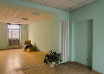 Foto 2 - Commercial Premises Via Marconi
 
22, Biella - photo 2