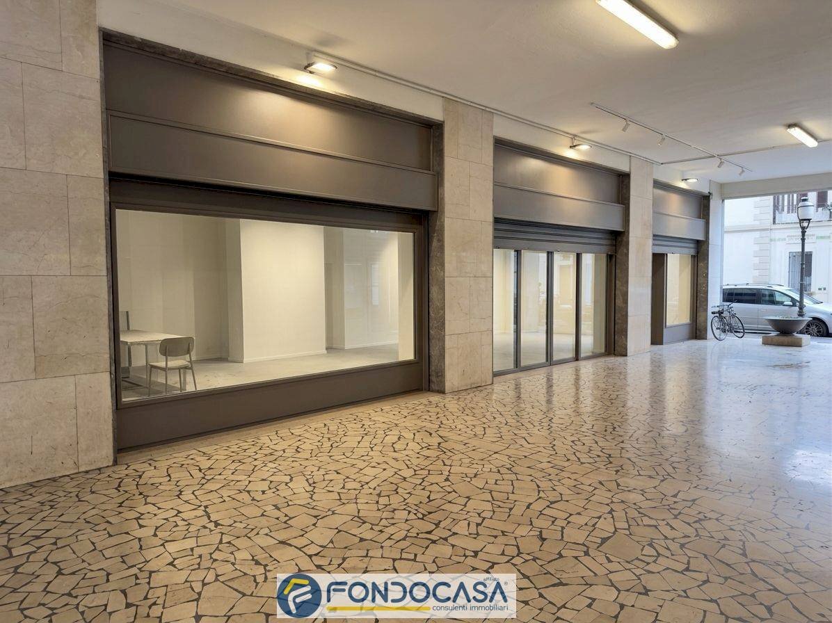 Foto 3 - Commercial Premises Rovato - photo 3