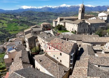 Panoramica di Monte San Martino - Casa indipendente via Giacomo Leopardi
 
23, Monte San Martino - foto 1