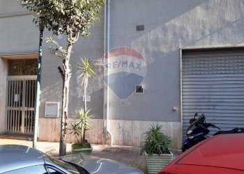 Edificio all\'aperto - Locale Commerciale Via Nuova San Rocco
62, Napoli - foto 18