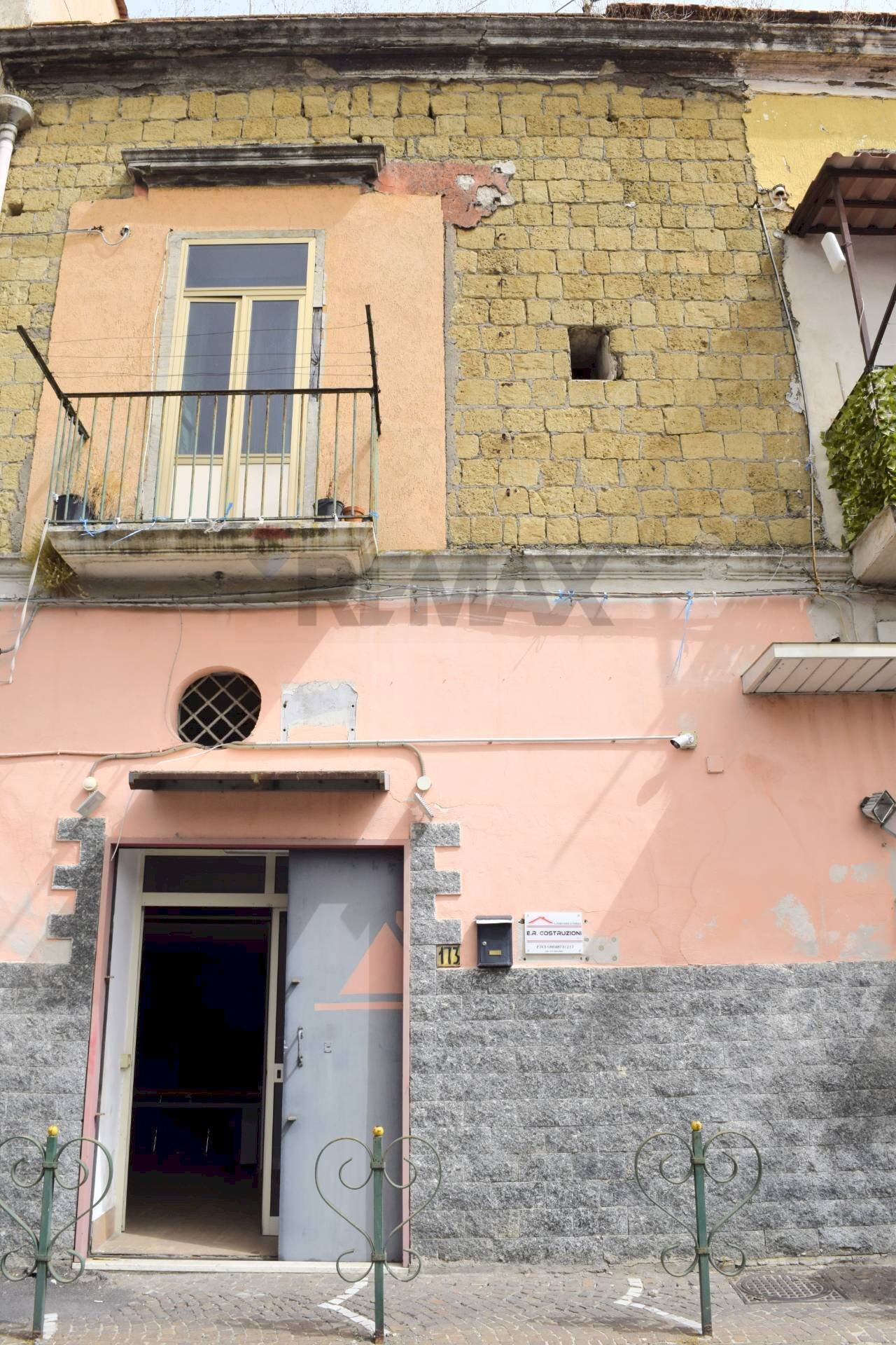 Edificio all\'aperto - Commercial Premises Via Luigi Volpicella
 
59, Napoli - photo 3