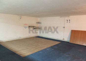 Stanza vuota - Locale Commerciale Via Luigi Volpicella
 
59, Napoli - foto 13