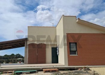 Casa all\'aperto - Villa Via Rosario Pitrelli
 
86, Caltagirone - foto 6