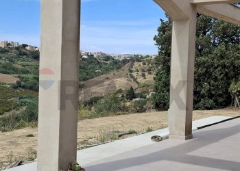 Balcone - Villa Via Rosario Pitrelli
 
86, Caltagirone - foto 5