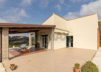 Terrazza - Villa Via Rosario Pitrelli
 
86, Caltagirone - foto 1