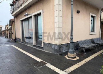 Edificio all\'aperto - Shop Piazza Stella Aragona
 
2, Belpasso - photo 1