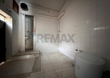 Bagno - Shop Piazza Stella Aragona
 
2, Belpasso - photo 8