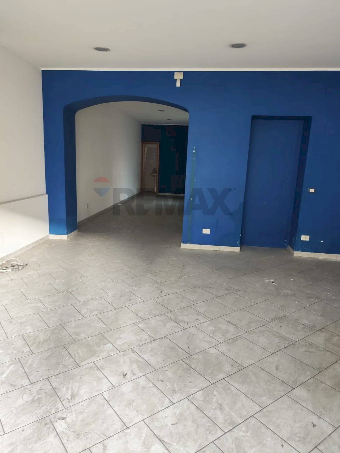 Stanza vuota - Locale Commerciale Via Provinciale per Riposto
 
80, Acireale - foto 1