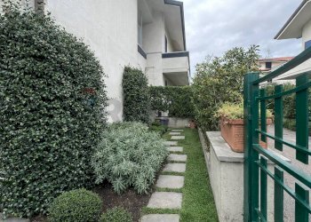 Giardino - Trilocale Via Don Lazzeri
 
21, Viareggio - foto 27