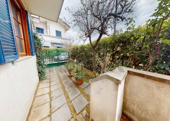 Terrazza - Trilocale Via Don Lazzeri
 
21, Viareggio - foto 32