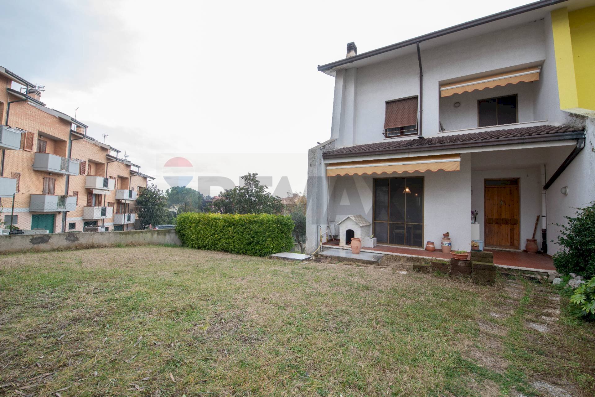 Casa all\'aperto - Villa a Schiera via dei gelsomini
 
39, Montemarciano - foto 1
