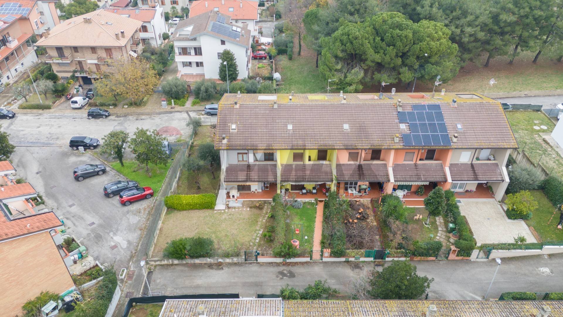 Casa all\'aperto - Villa a Schiera via dei gelsomini
 
39, Montemarciano - foto 2