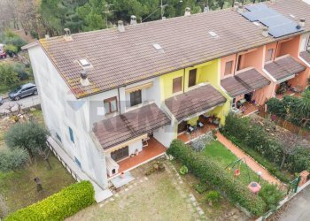 Casa all\'aperto - Villa a Schiera via dei gelsomini
 
39, Montemarciano - foto 14