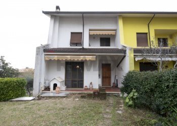 Casa all\'aperto - Villa a Schiera via dei gelsomini
 
39, Montemarciano - foto 17