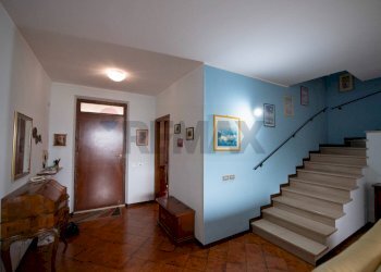 Scale - Villa a Schiera via dei gelsomini
 
39, Montemarciano - foto 28