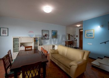 Sala da pranzo - Villa a Schiera via dei gelsomini
 
39, Montemarciano - foto 32