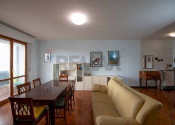 Sala da pranzo - Villa a Schiera via dei gelsomini
 
39, Montemarciano - foto 33