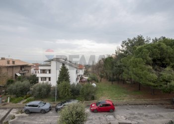 Edificio all\'aperto - Villa a Schiera via dei gelsomini
 
39, Montemarciano - foto 68