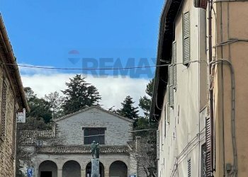 Edificio all\'aperto - Quadrilocale Corso Mazzini
 
14, Arcevia - foto 37