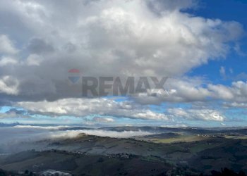 Vista delle montagne - Quadrilocale Corso Mazzini
 
14, Arcevia - foto 38