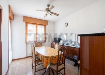 Sala da pranzo - Quadrilocale via gigli
 
27-29, Porto Recanati - foto 13