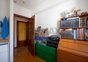 Camera / camera da letto - Quadrilocale via gigli
 
27-29, Porto Recanati - foto 24