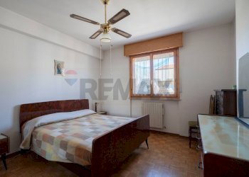 Camera / camera da letto - Quadrilocale via gigli
 
27-29, Porto Recanati - foto 27