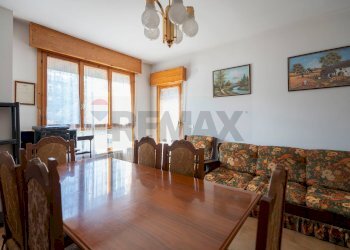 Sala da pranzo - Quadrilocale via gigli
 
27-29, Porto Recanati - foto 40