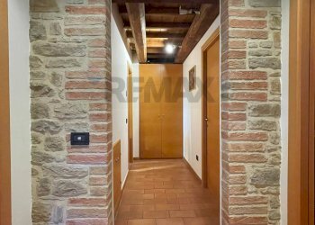 Hall / corridoio - Casa semi indipendente Frazione Castiglioni Via Moscatelli
 
80/b, Arcevia - foto 23