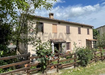 Casa all\'aperto - Casa semi indipendente Frazione Castiglioni Via Moscatelli
 
80/b, Arcevia - foto 43